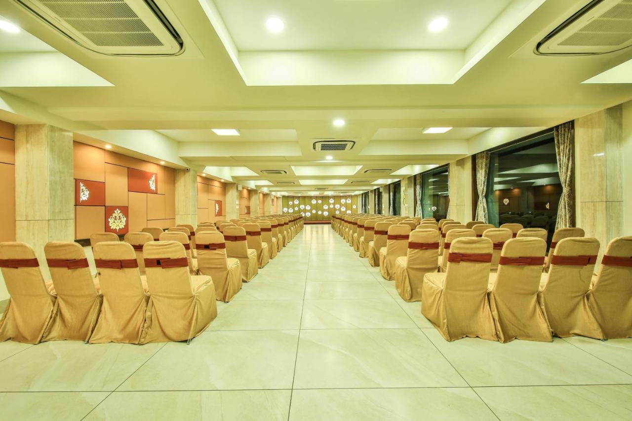 Fabhotel Flora Vastral Ahmedabad Exterior photo