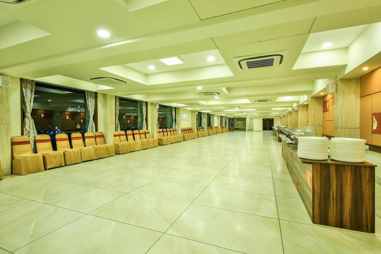 Fabhotel Flora Vastral Ahmedabad Exterior photo