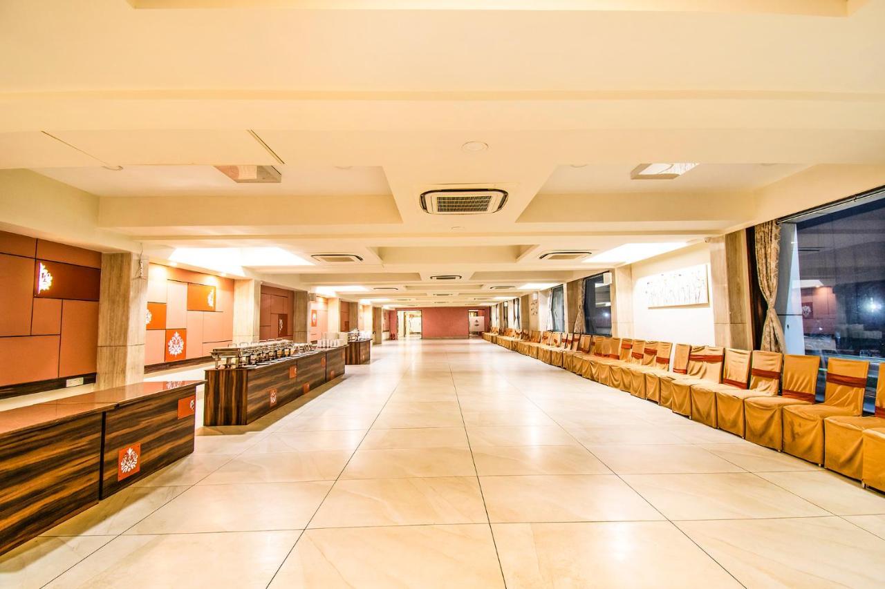 Fabhotel Flora Vastral Ahmedabad Exterior photo